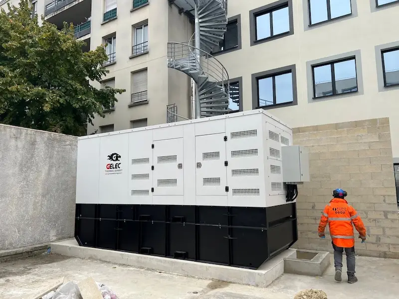 Groupe électrogène GELEC 825 kVA 500L 48h d'autonomie avec inverseur de source pour laboratoire en Ile de France Groupe électrogène GELEC 825 kVA 500L 48h d'autonomie avec inverseur de source pour laboratoire en Ile de France